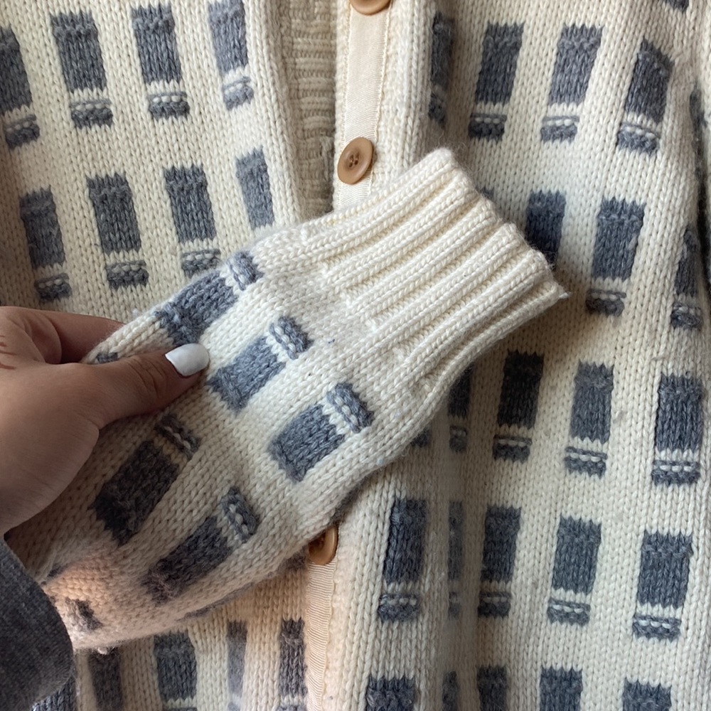 Patterned Cardigan - Picture 3 of 3